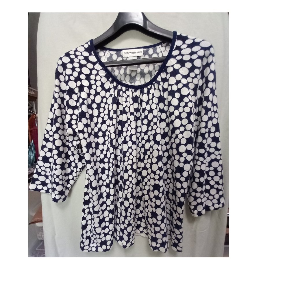 Cathy Daniels polka dot sweater in size Large (T-255)